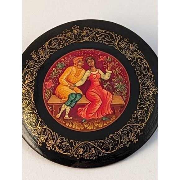 Vtge Russian Folk Art Hand Painted Lovers Lacquer Pin Brooch Signed Artist - Picture 1 of 8
